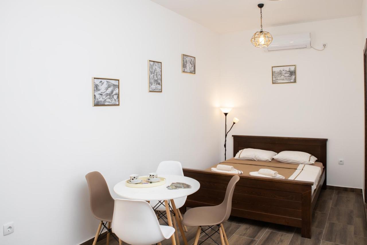 Aleksa Guest House เซทินเจ ภายนอก รูปภาพ